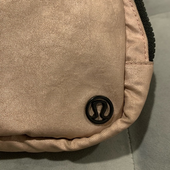 RARE 🦄 Original OG Lululemon Everywhere Belt Bag Peach Gold TB2 - Picture 2 of 13